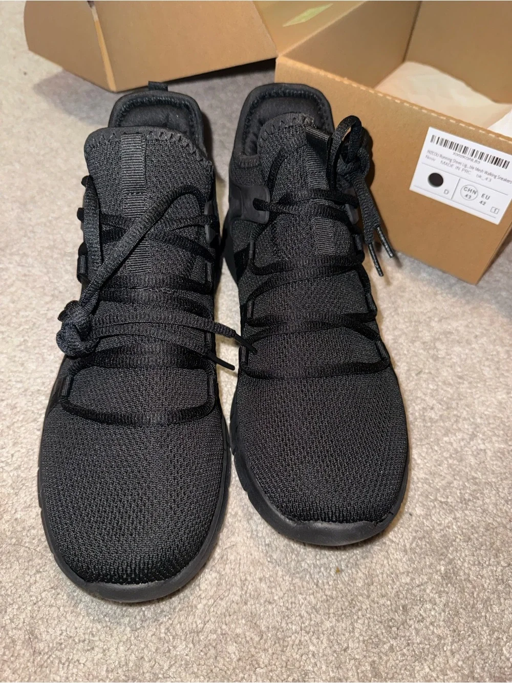NWT Unisex INZCOU Tennis Gym Shoes (Size W10/M9)